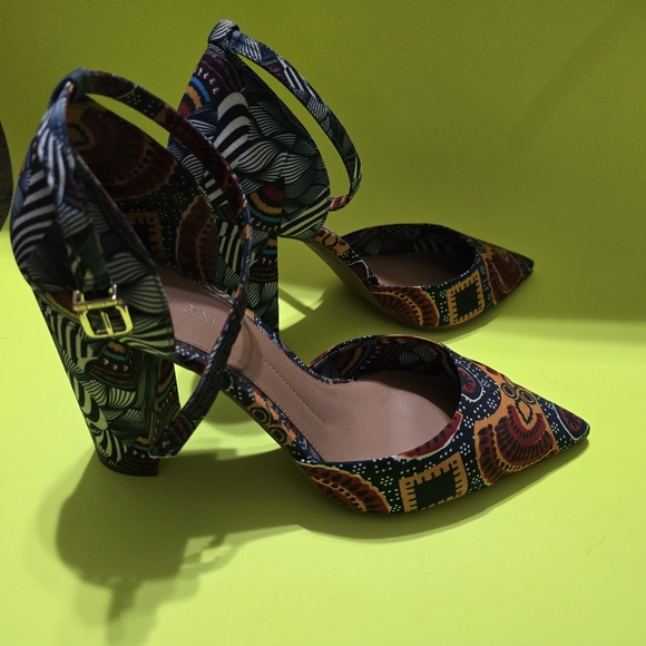 Gianni Bini Heels - Picture 15 of 16